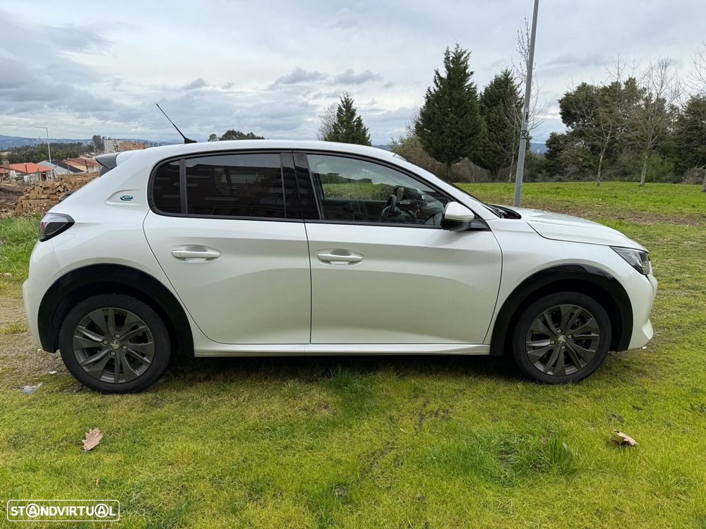 Peugeot e-208 50 kWh Allure - 4