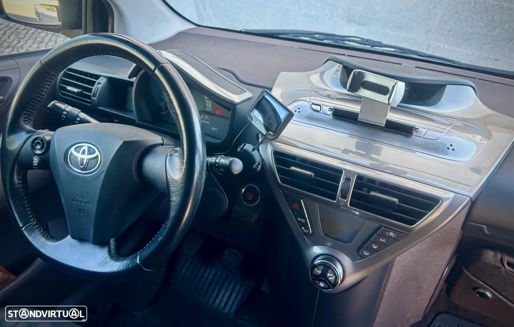 Toyota iQ 1.4 D-4D 2 - 9