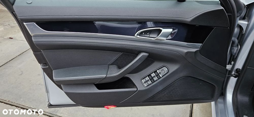 Porsche Panamera - 37