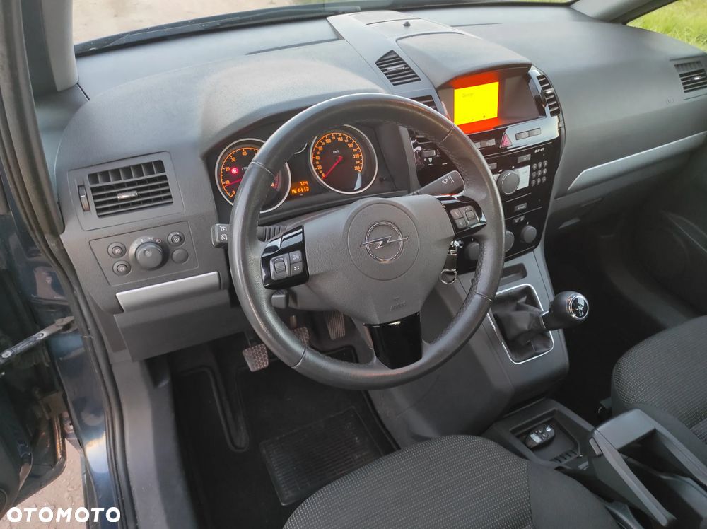 Opel Zafira 1.8 Cosmo - 30
