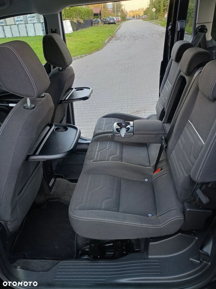 Ford Tourneo Connect Grand - 26