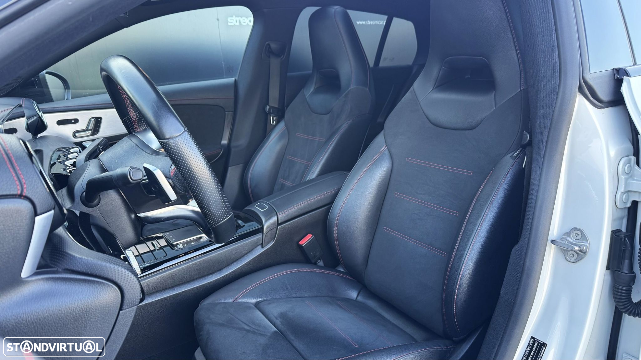 Mercedes-Benz CLA 200 d Shooting Brake 8G-DCT AMG Line - 14