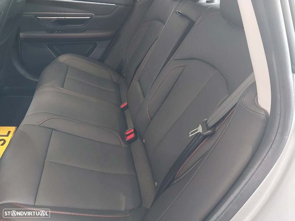 Xpeng P7i 86.2 kWh Long Range - 8