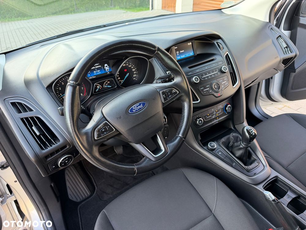 Ford Focus - 26