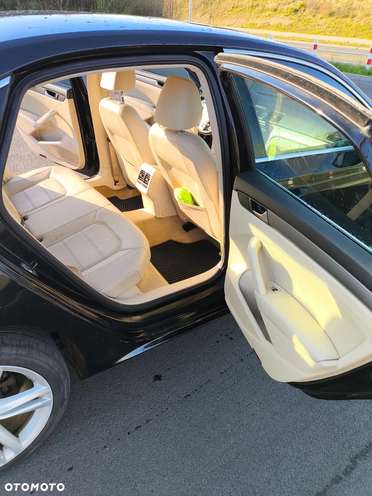Volkswagen Passat - 20
