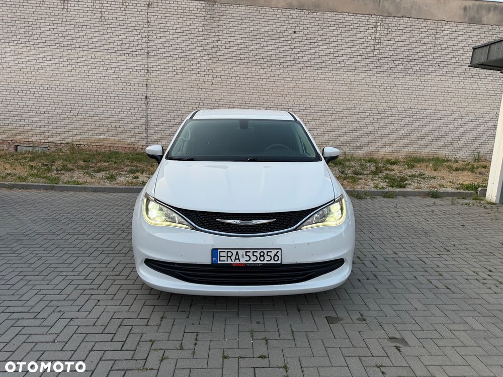 Chrysler Pacifica - 3