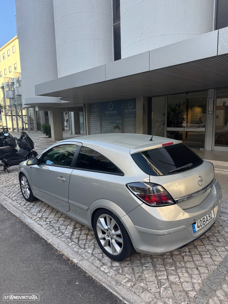 Opel Astra GTC 1.9 CDTI - 3