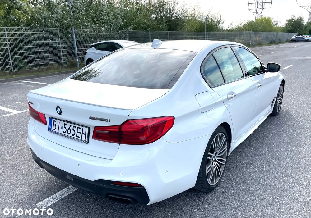 BMW Seria 5 M550i xDrive - 8