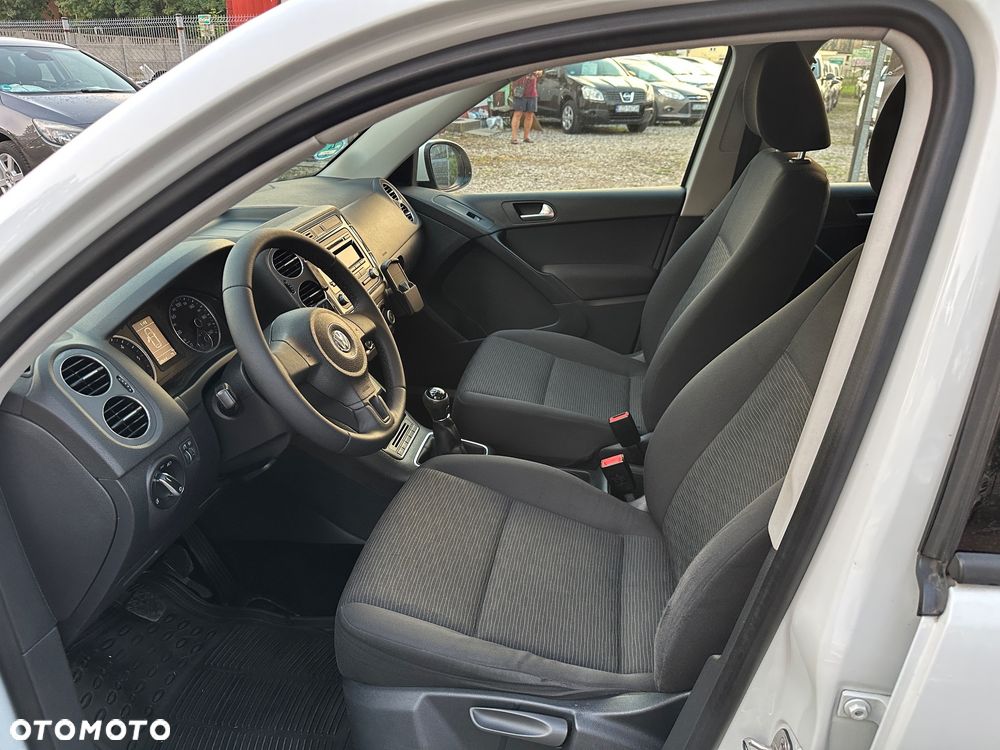 Volkswagen Tiguan 2.0 TDI DPF BlueMotion Technology Trend & Fun - 11