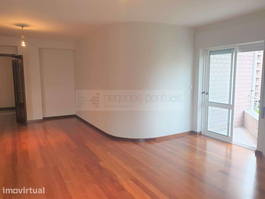 Apartamento T3 - próximo ao Braga Parque, com lugar de garagem - Grande imagem: 4/31