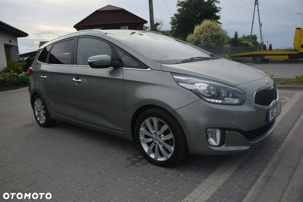 Kia Carens - 9