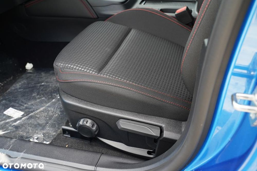 Ford Focus 1.0 EcoBoost mHEV ST-Line X - 12