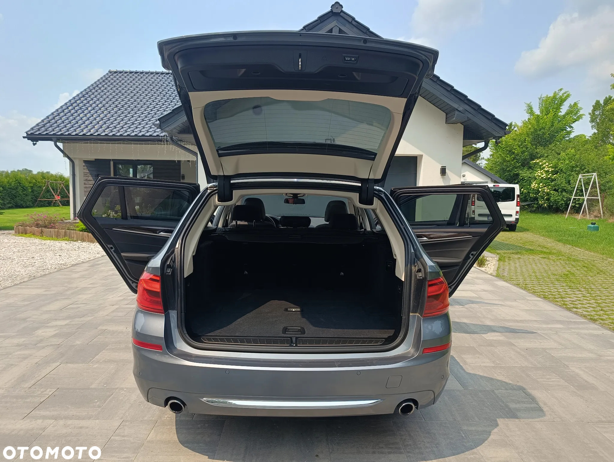 BMW Seria 5 525d Touring Luxury Line - 7