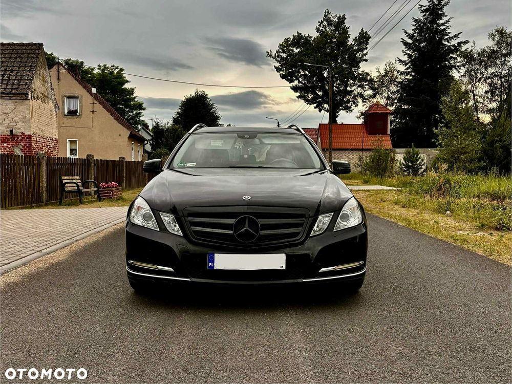 Mercedes-Benz Klasa E 220 CDI DPF BlueEFFICIENCY Automatik Avantgarde - 3