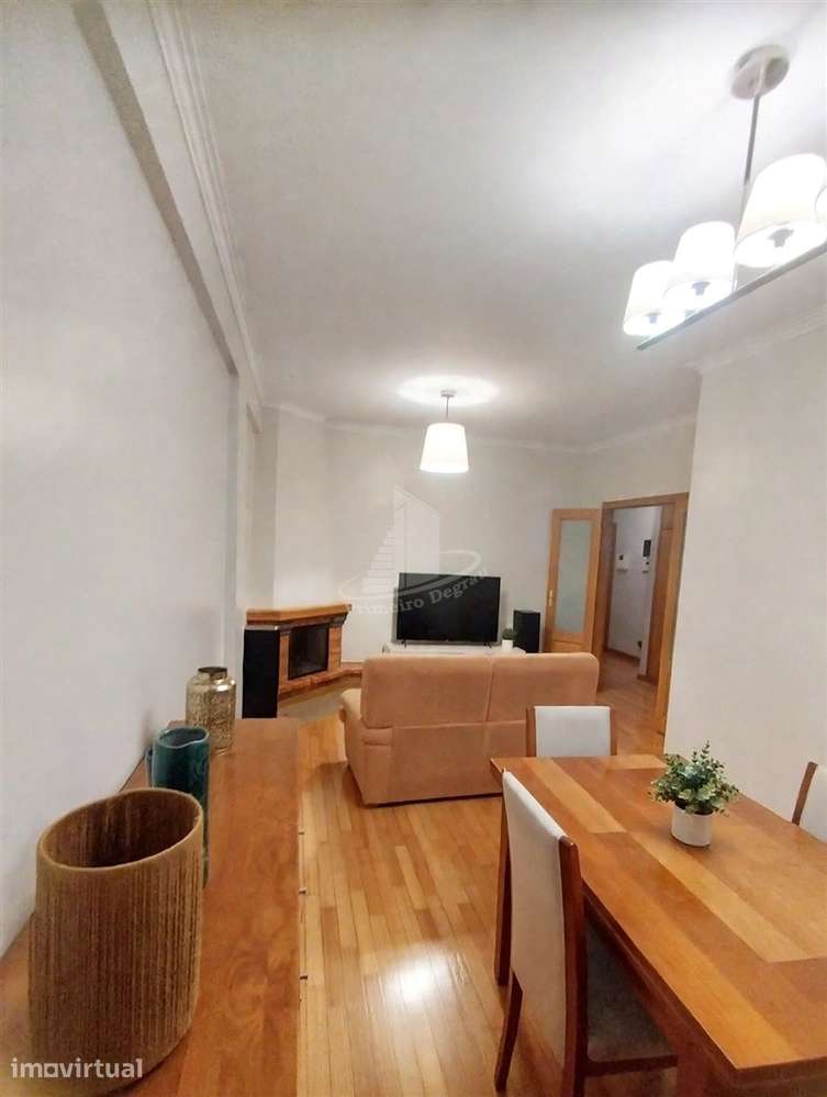 Apartamento T2 em Real, Braga | Suíte, Varanda e Garagem Fechada - Grande imagem: 3/9