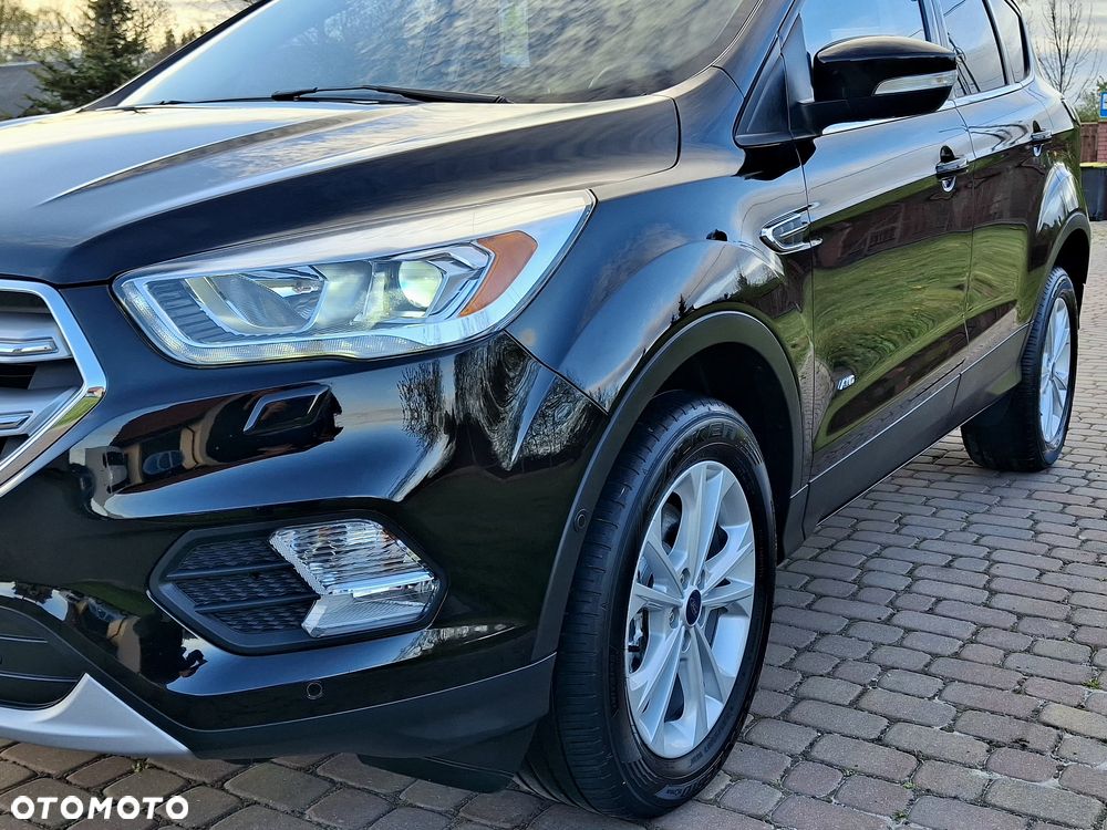 Ford Kuga 2.0 TDCi 2x4 Titanium - 16