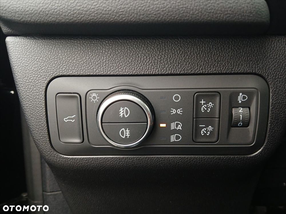 Ford Kuga 2.5 FHEV FWD Titanium - 27