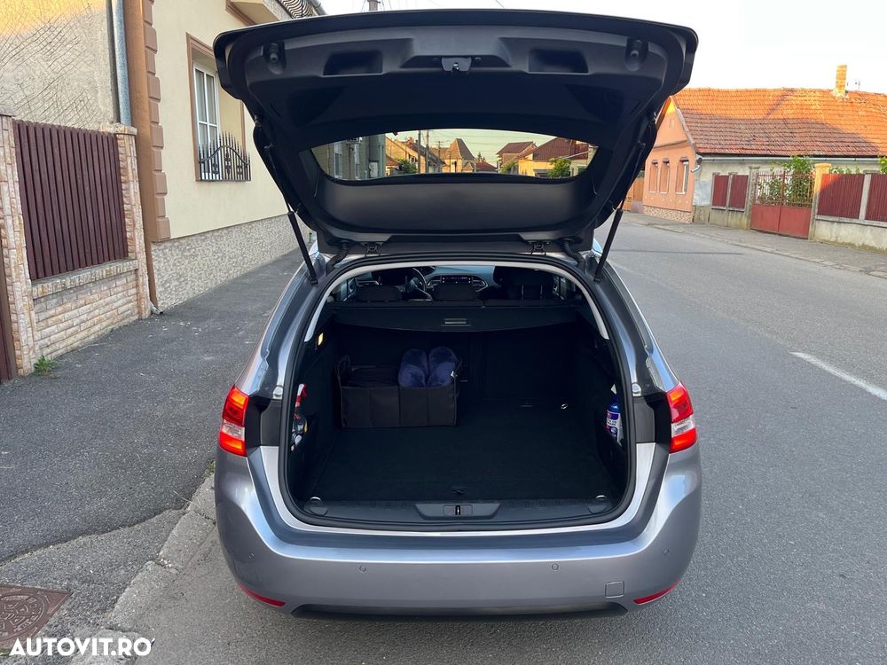 Peugeot 308 1.5L BlueHDI 130 S&S EAT8 Active - 4