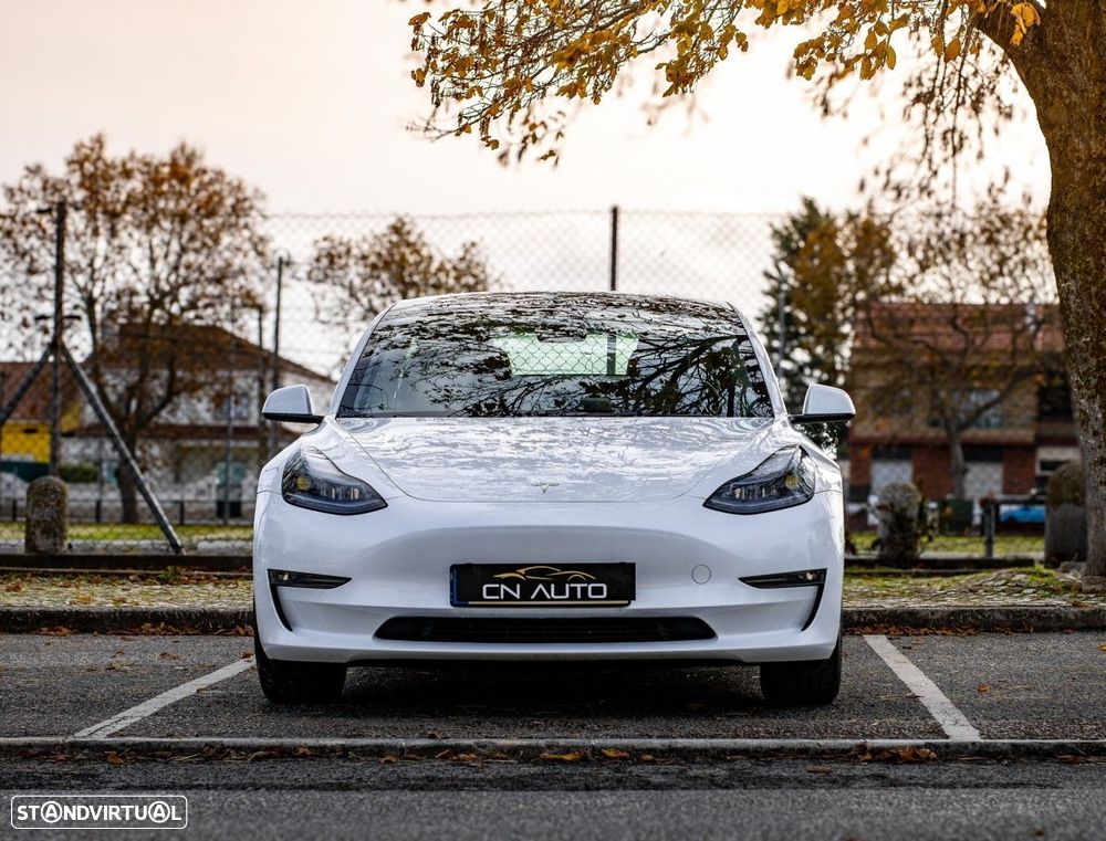 Tesla Model 3 - 3