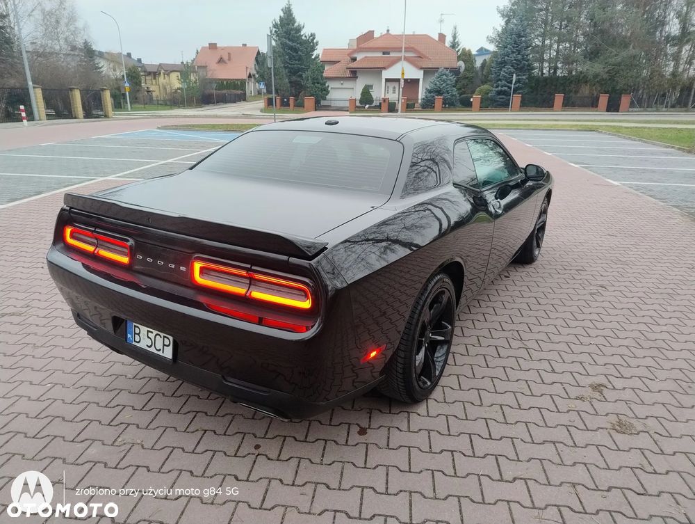 Dodge Challenger - 11