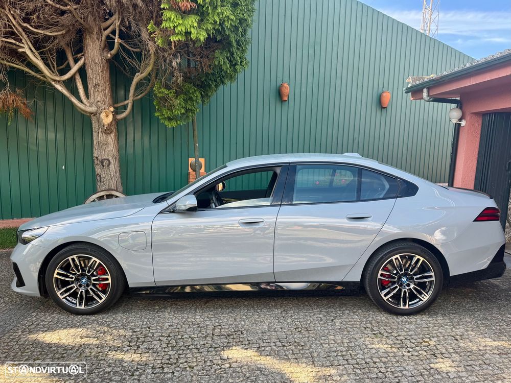 BMW 530 e Pack Desportivo M Pro - 3