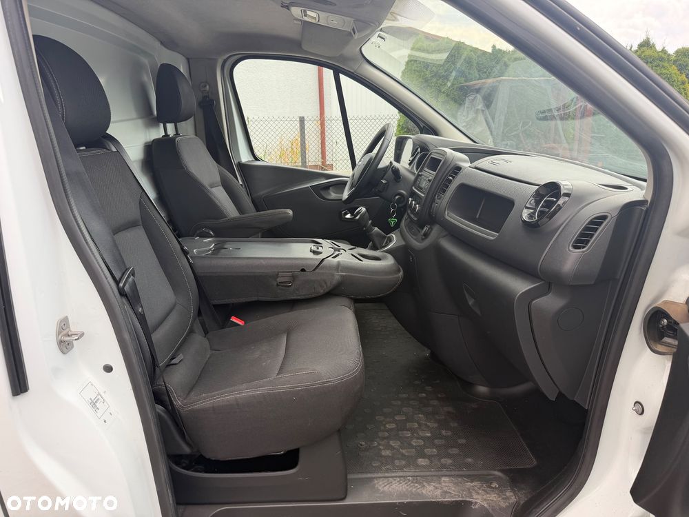 Nissan NV300 - 10