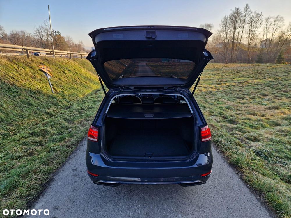 Volkswagen Golf - 6