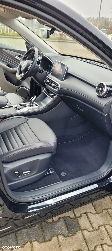 MG EHS Luxury - 25