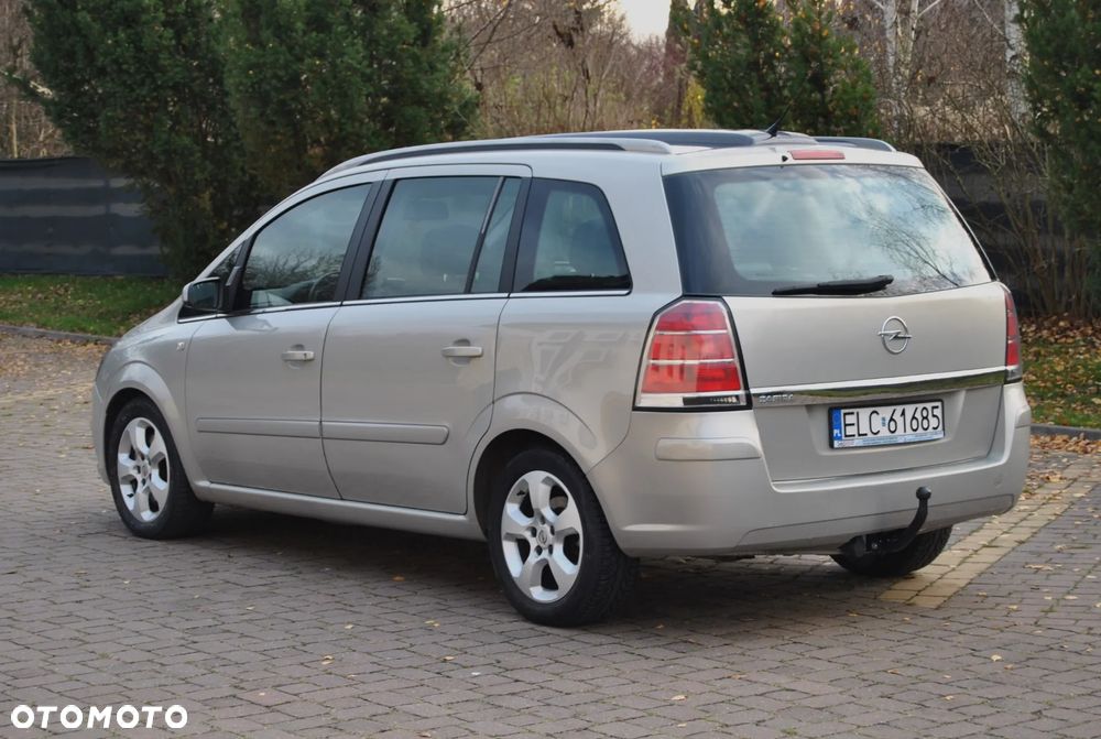 Opel Zafira 1.9 CDTI Cosmo - 4