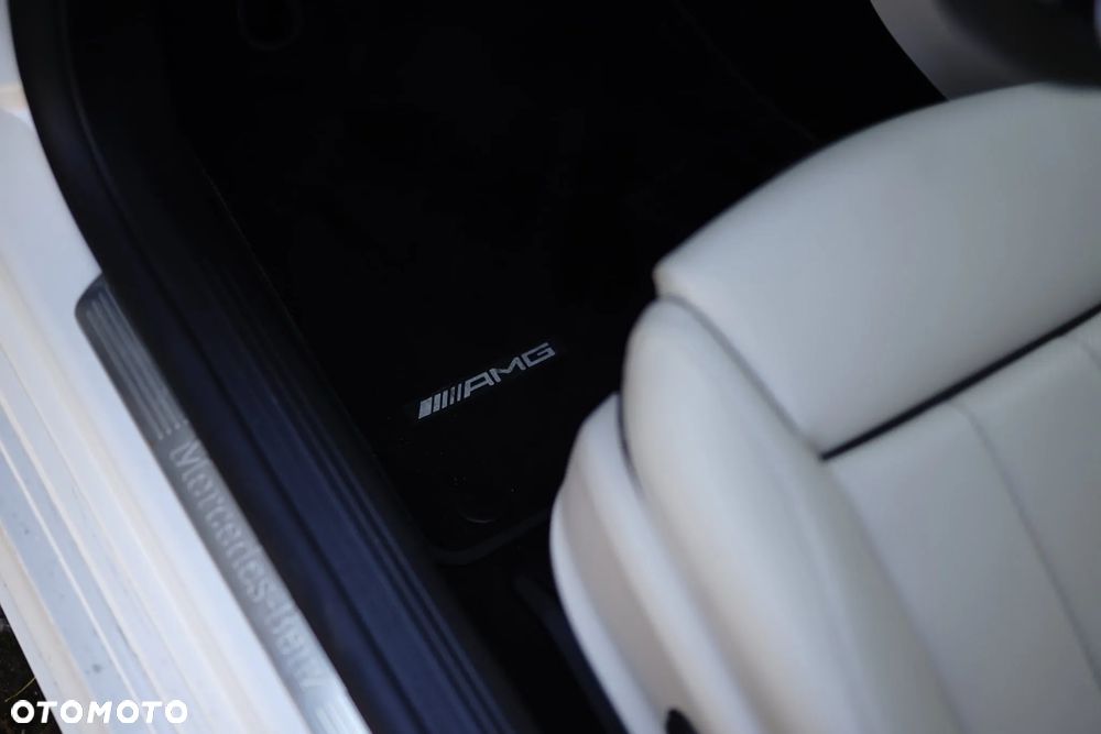 Mercedes-Benz CLA 250 4Matic 7G-DCT AMG Line - 22