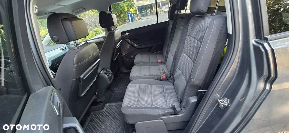 Volkswagen Touran - 8