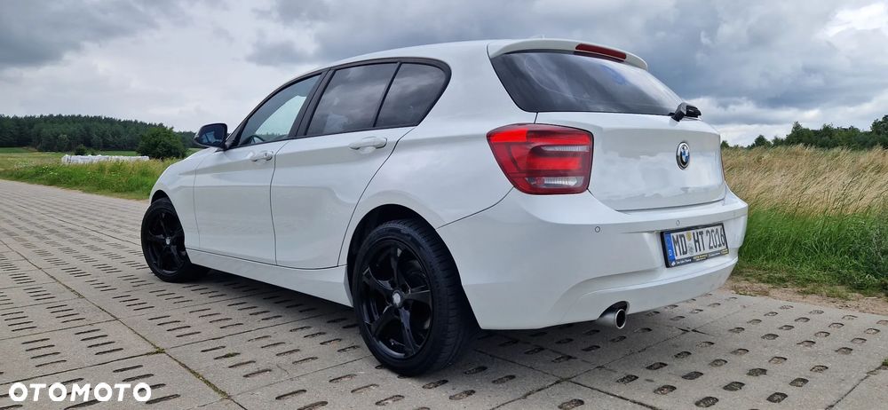 BMW Seria 1 116i - 22
