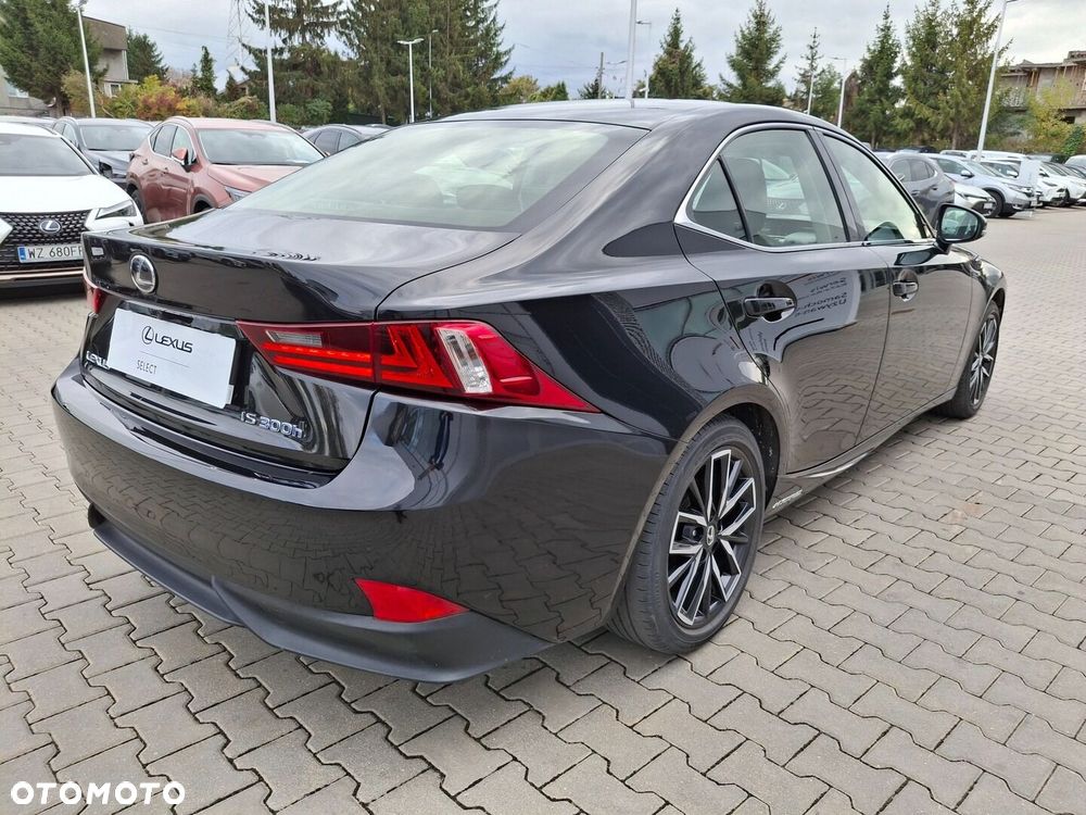 Lexus IS - 28