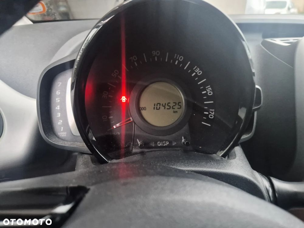 Toyota Aygo x-wave - 18