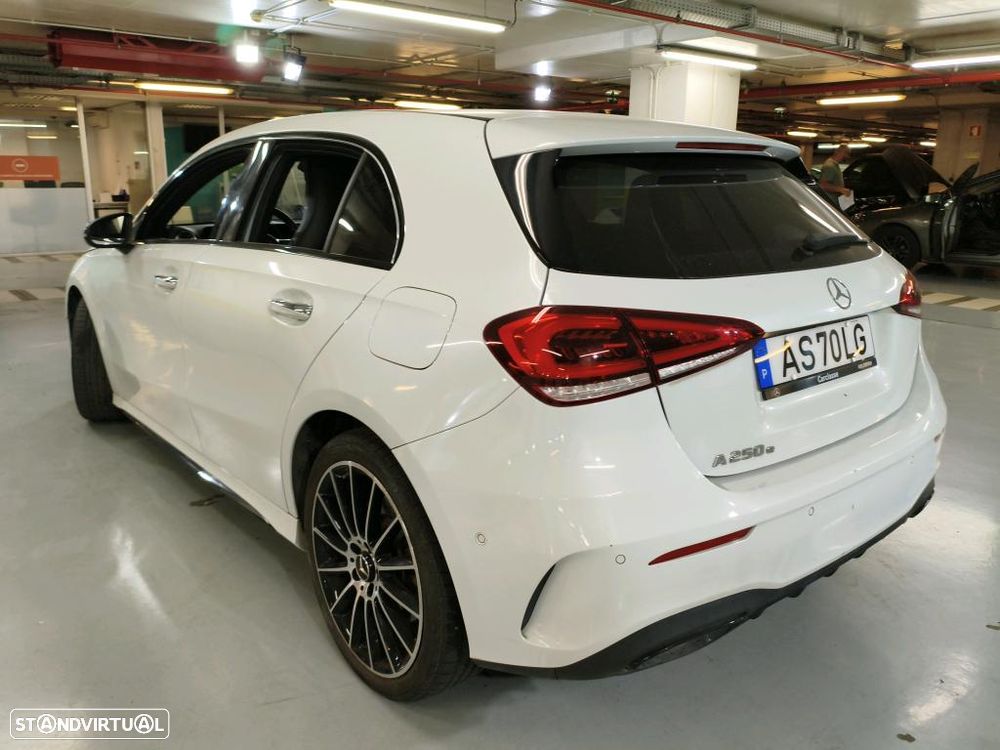 Mercedes-Benz A 250 e AMG Line - 3