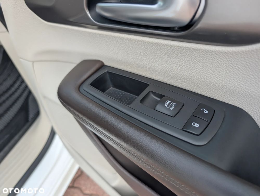 Chrysler Pacifica - 24