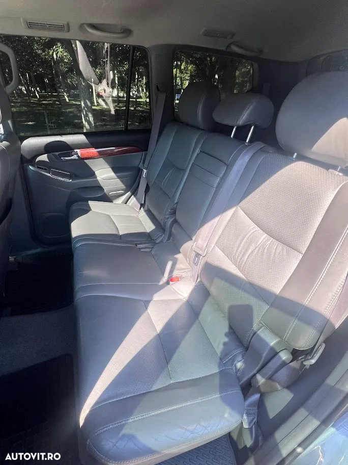 Toyota Land Cruiser 3.0 TD-4D Aut Executive - 8