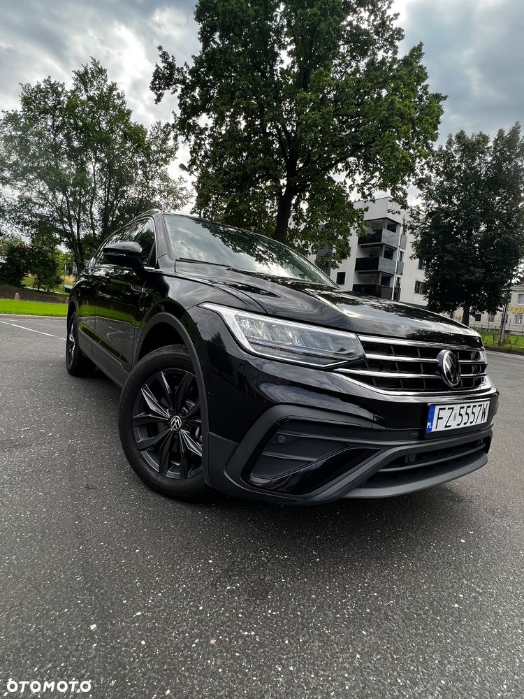 Volkswagen Tiguan - 1