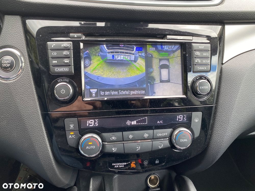 Nissan Qashqai 1.6 DIG-T N-Connecta - 32