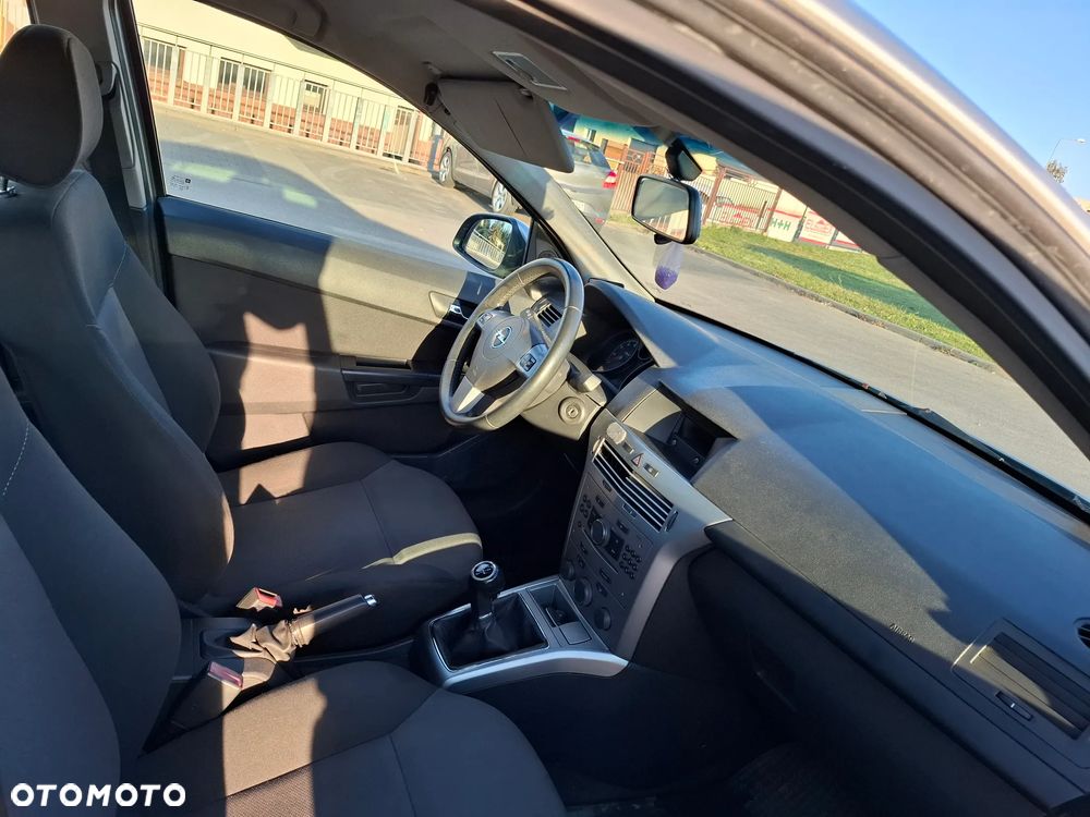Opel Astra - 4