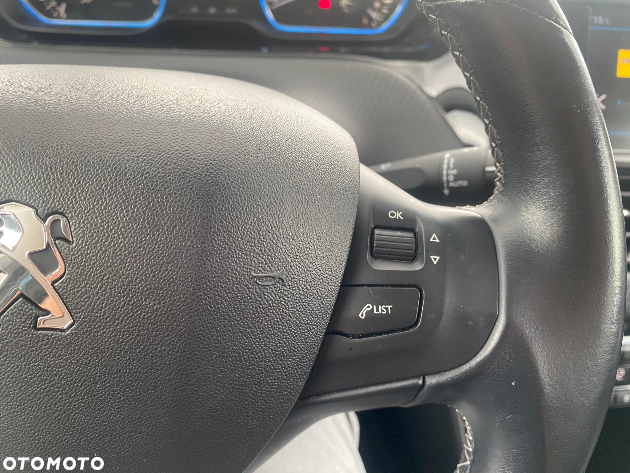 Peugeot 2008 1.2 Pure Tech Allure S&S EAT6 - 20