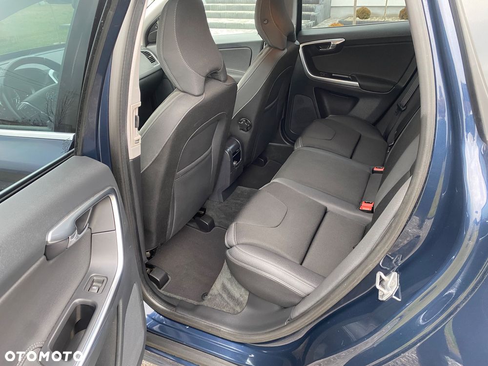 Volvo XC 60 D3 Momentum - 10