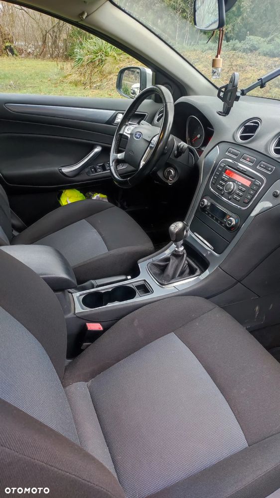 Ford Mondeo 2.0 TDCi Ambiente - 8