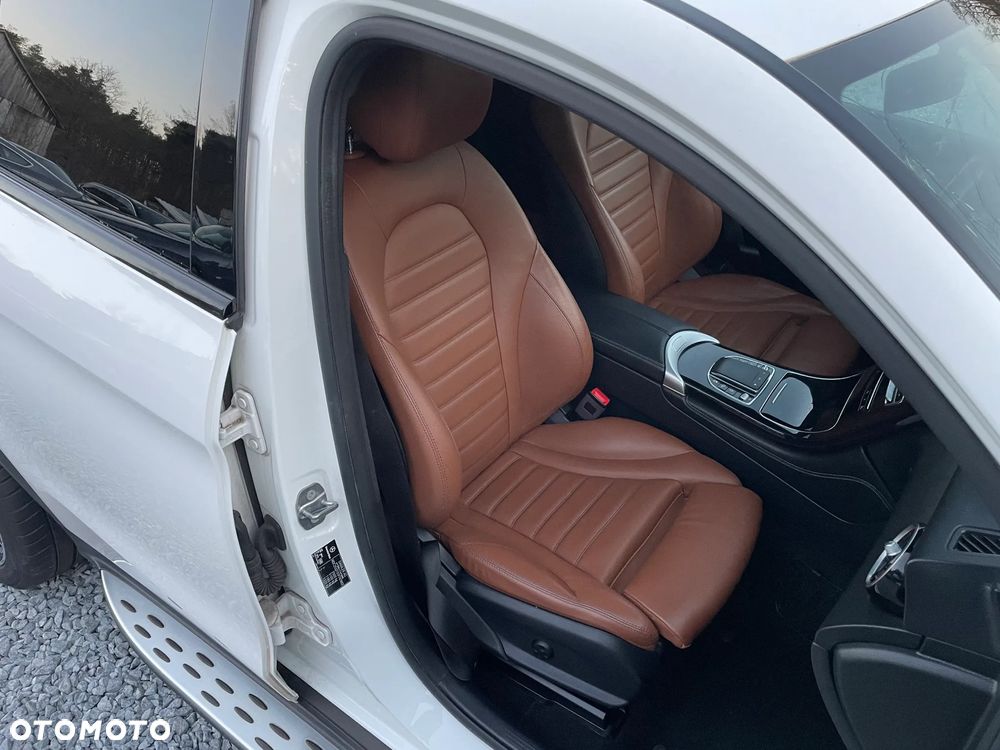 Mercedes-Benz GLC 220 d 4Matic 9G-TRONIC AMG Line - 22