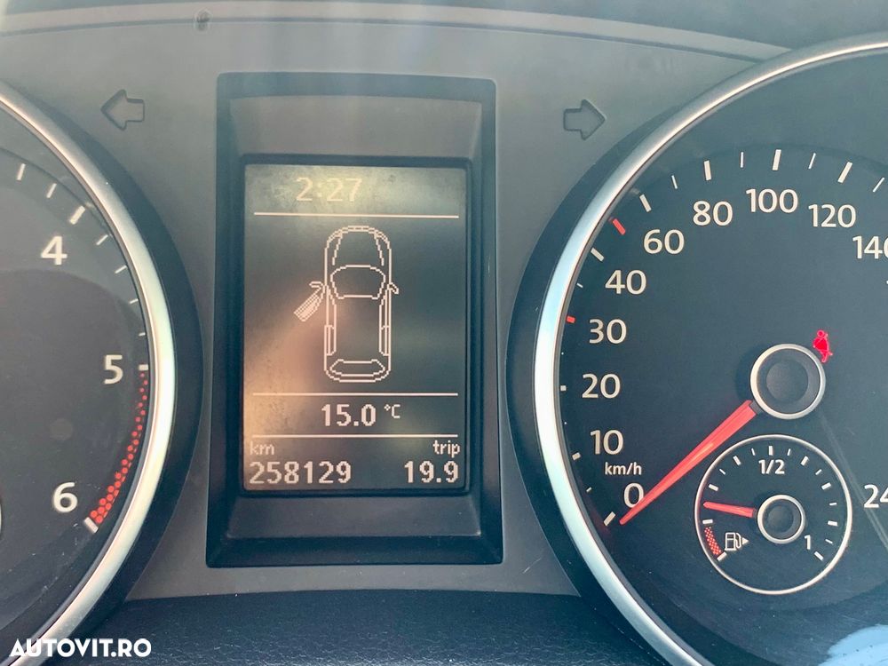 Volkswagen Golf 1.6 TDI BlueMotion Technology Comfortline - 11