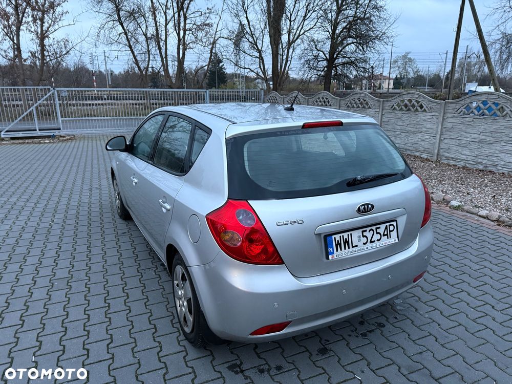 Kia Ceed 1.4 Comfort + - 5