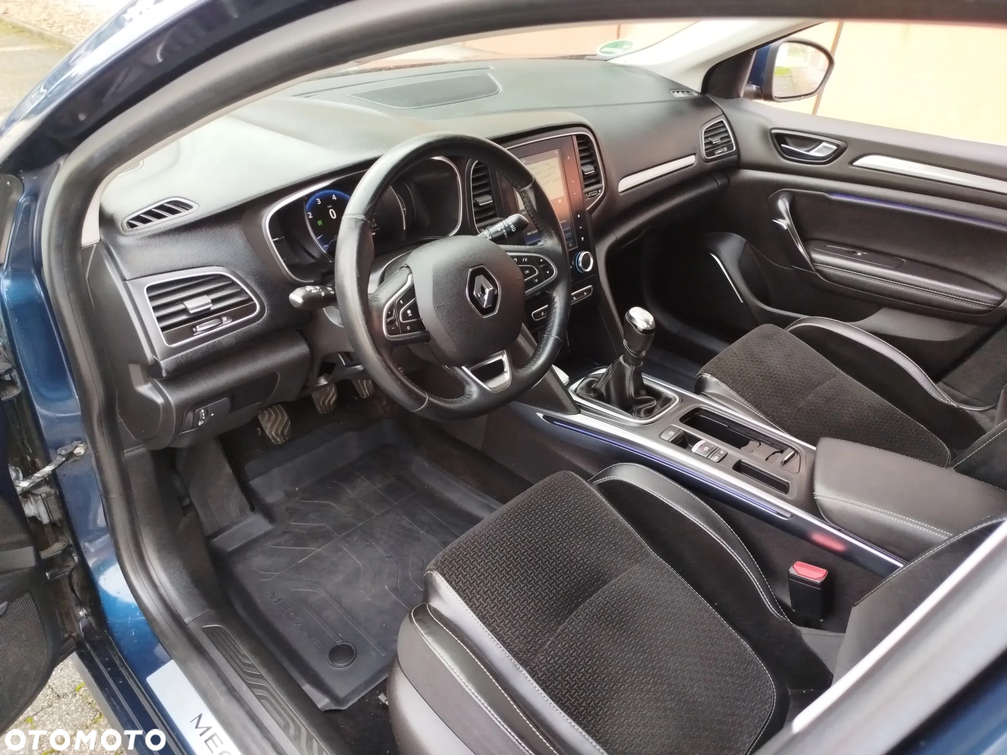 Renault Megane ENERGY TCe 130 BOSE EDITION - 8