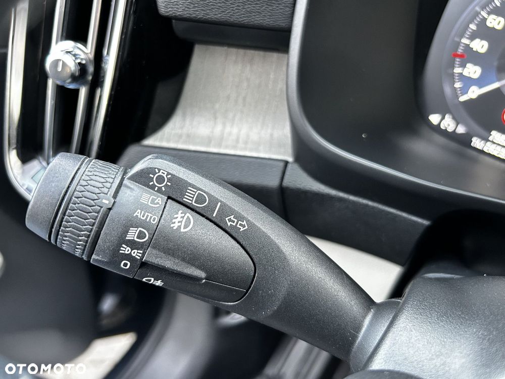 Volvo XC 40 - 23