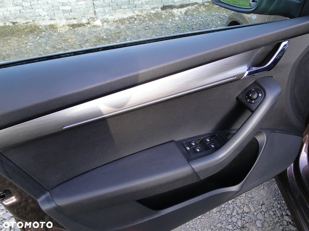 Skoda Octavia 2.0 TDI DSG L&K - 28
