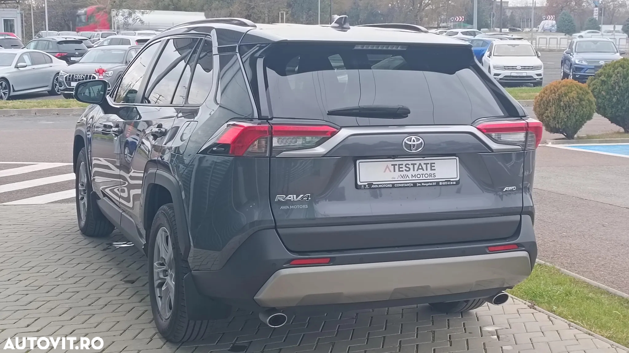 Toyota RAV4 - 8
